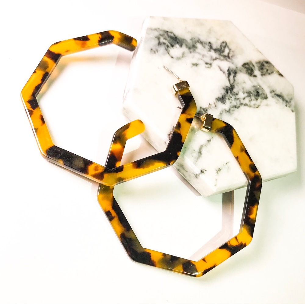 Devri Dark Tortoise Hoop Earrings - Picture 3 of 8